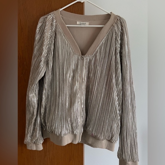Women’s Francesca’s Metallic Jacket (Bomber style) Sz L - Picture 2 of 7